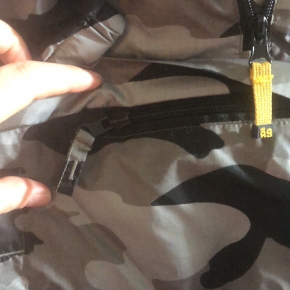 The children’s place rain/windbreaker - Picture 4 of 5